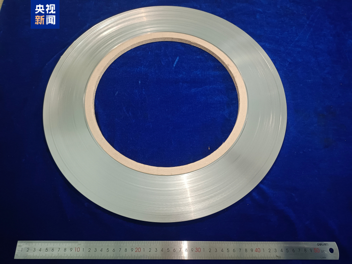 △中國(guó)科學(xué)院金屬研究所制備的千米級(jí)基帶