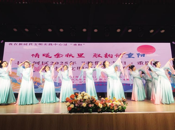 七里河区举办的精彩文艺活动 周栋楠 摄