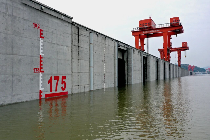 10月24日8时,三峡水库蓄至正常蓄水位175米。