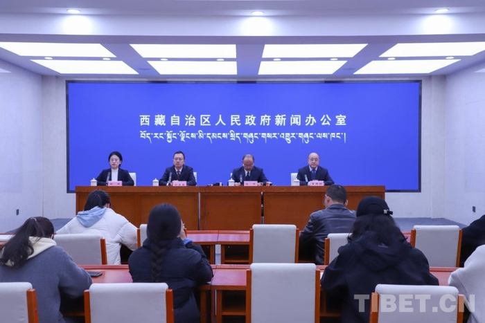 图为新闻发布会现场 摄影：贾华加