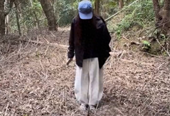 女子偶遇“野生蹦床”。图源：当事人账号