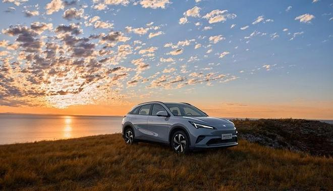  图片来源：北汽极狐 极狐阿尔法T5添增程版本 关键词：中型SUV/10.98万元起/新推增程版