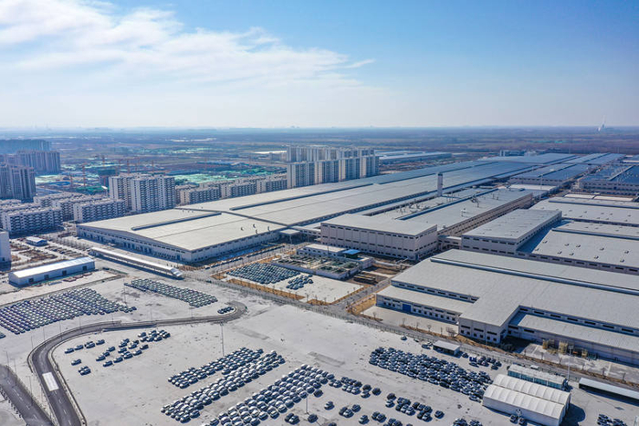 2024年2月，山东济南，航拍济南起步区崔寨北的比亚迪汽车工业园。图/IC photo