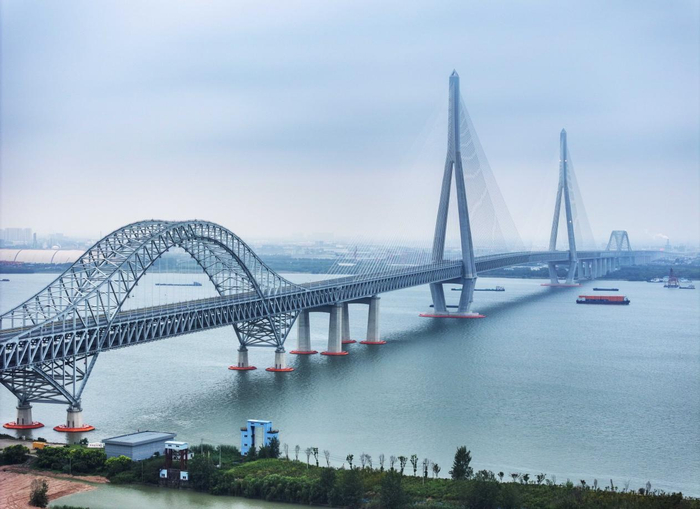 常泰长江大桥实现通车。顾继红摄