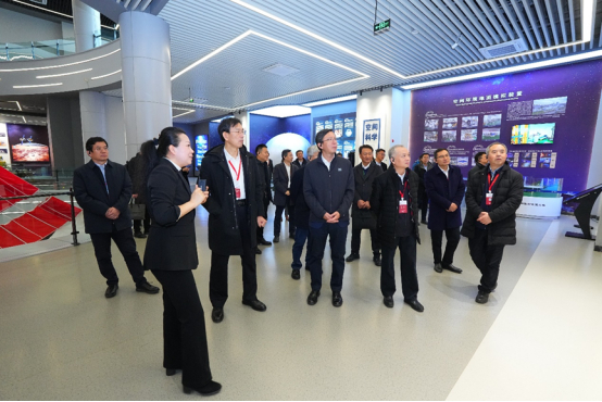 专家组在校考察