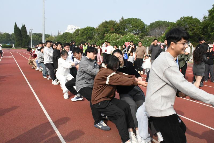 2025年新生体育文化节新生班级运动会暨新生体育嘉年华活动举行|运动会|上海交通大学|平板支撑_新浪新闻