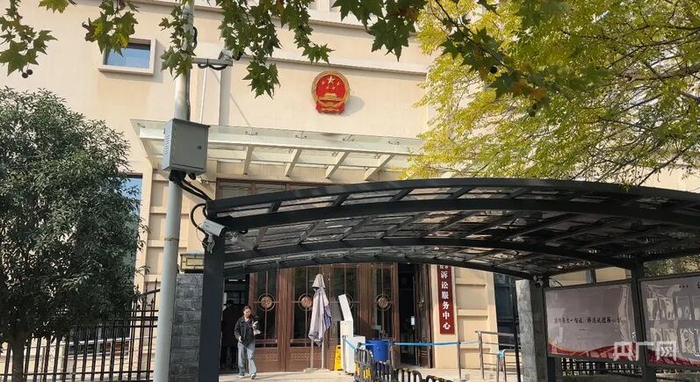 西安市中级人民法院门口（央广网记者 侯凯奇 摄）