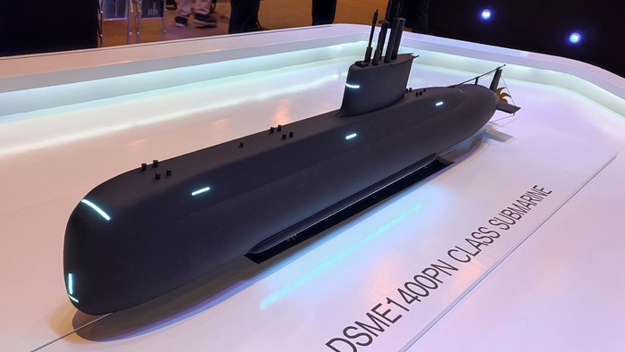 大宇造船海洋工程公司针对菲律宾军购展示的DSME 1400PN外贸潜艇模型