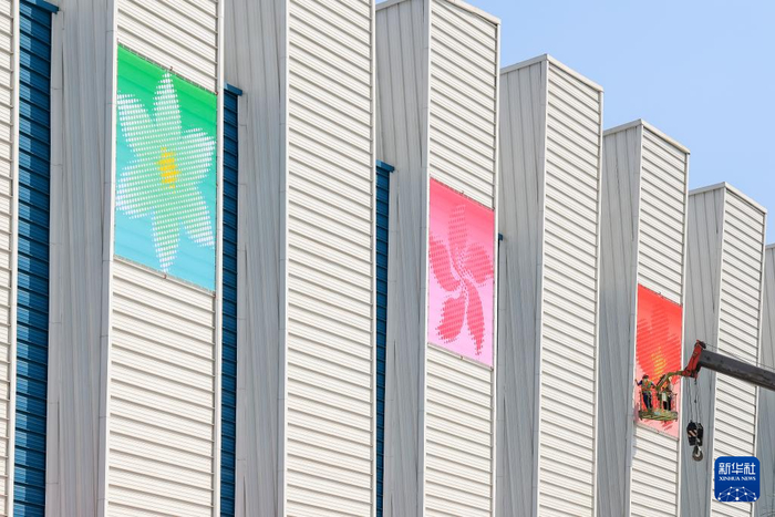 位于广州的广东省奥体中心游泳跳水馆外景（10月17日摄）。全运会跳水、水球比赛在这里举行。新华社记者 毛思倩 摄