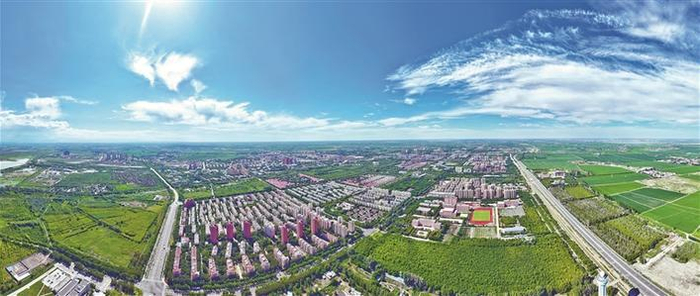     航拍六师五家渠市一隅（资料图片）。    兵团日报常驻记者  李华北  摄