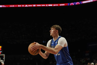 火箭独行侠裁判报告：2次漏判都对独行侠有利 弗拉格3秒&amp;走步漏吹