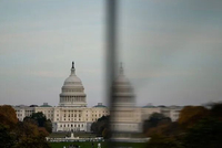 美政府“停摆”将破纪录！纳指跌近500点，英伟达市值一夜蒸发1.4万亿元，比特币跌破10万美元超40万人爆仓