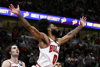 多诺万谈科比-怀特：目标是让他下周加入合练 有望几周后复出