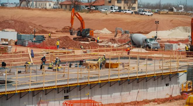Ablilene, Texas 星际之门项目 图片来源：Bloomberg Originals
