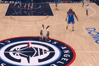 梦回巅峰！哈登开场3记三分外加3罚全中 包揽12分轰12-2！