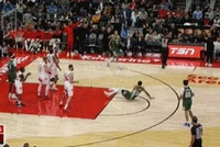 维持原判！字母哥突破对抗倒地被吹进攻犯规&amp;雄鹿挑战失败