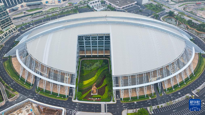 澳门东亚运动会体育馆（10月29日摄，无人机照片）。全运会排球女子成年组比赛在这里举行。新华社发（张金加摄）