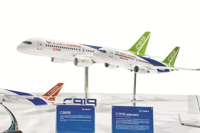 C919飞机模型。文汇报 张伊辰摄