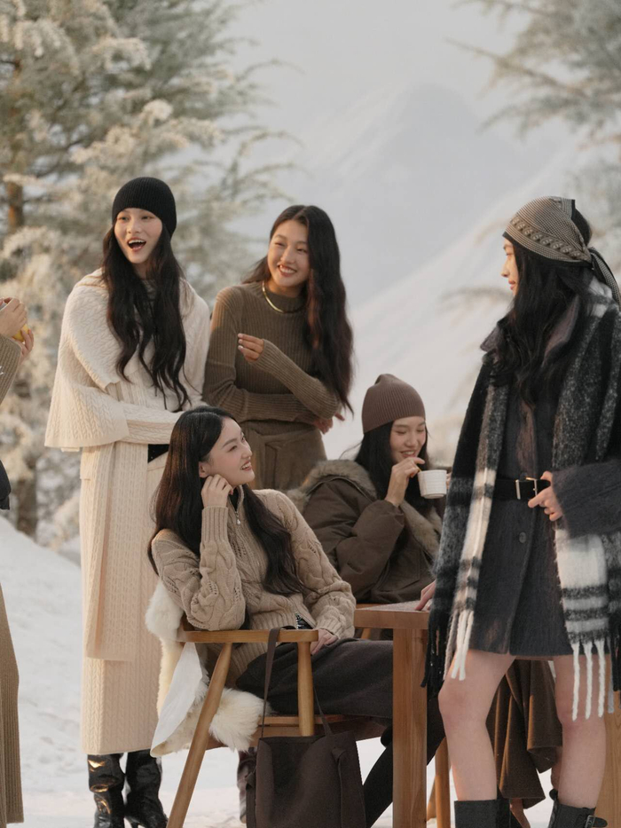 图源：段炼提供的直播间雪地现场图营造出松弛氛围