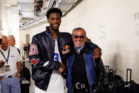 相当有面子！为NBA多队设计冠军夹克的大佬为迪班萨定制夹克