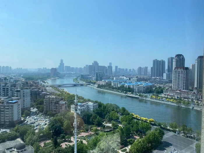 图：天津海河畔 拍摄：周慧