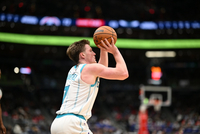 有点强！克尼佩尔近3场场均24.7分8.7板4.0三分 命中率45/38/100%