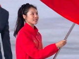 全运会开幕式 女篮国手张茹担任河南体育代表团的旗手