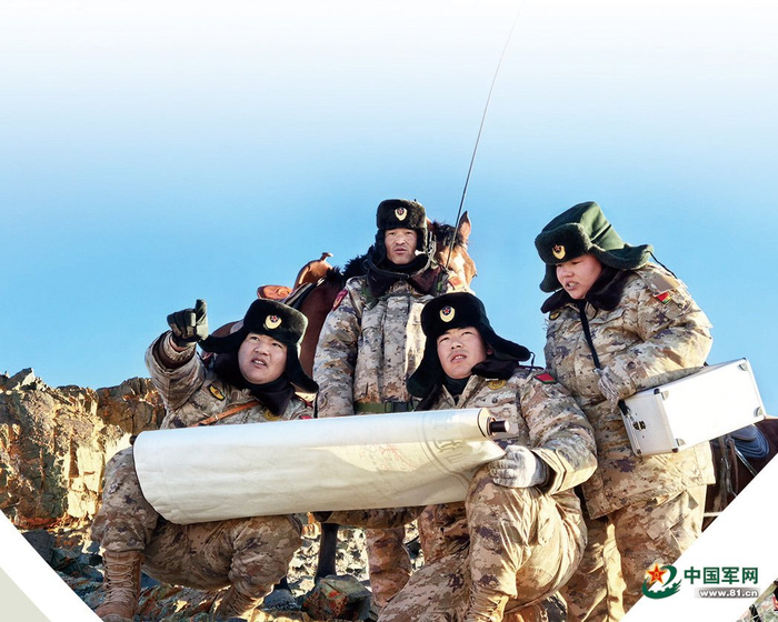 　　参加军事考核的新疆生产建设兵团第六师北塔山牧场民兵骑兵连民兵研究行进路线。赵怀安摄