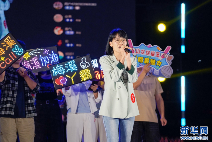 周边乡镇的选手前来“攻擂”。新华网 蒋巧玲 摄