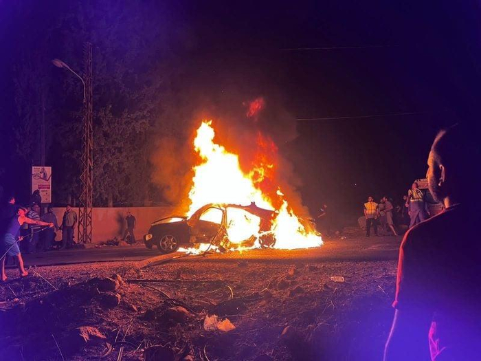 △以军无人机对黎巴嫩南部一汽车发射导弹