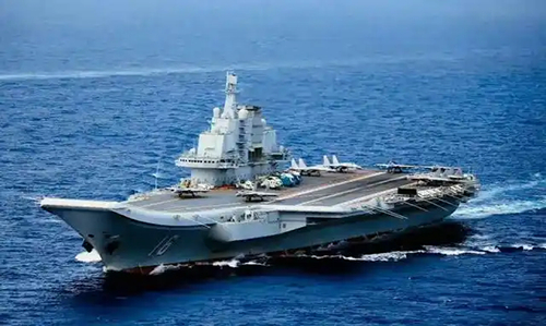 ▲我國第一艘航母遼寧艦2012年9月25日正式入列，舷號16。