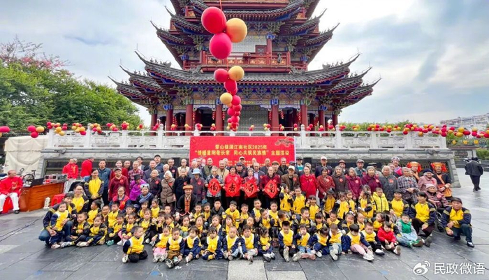 ▲10月24日，梧州蒙山湄江南社区举办九月九重阳节长寿文化主题活动，让老人感受党和政府关怀。周火文、张小虹/摄