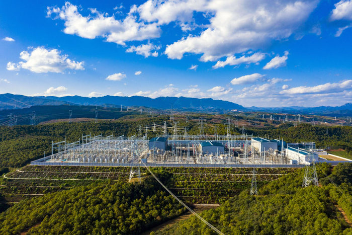 昆柳龙直流工程送端昆北换流站。