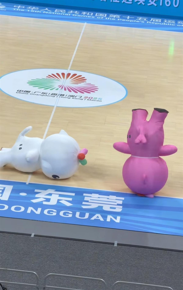 网友拍摄的视频截图