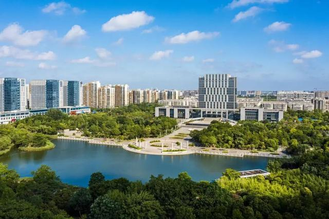 盐城经济技术开发区（蔡玉成 摄）