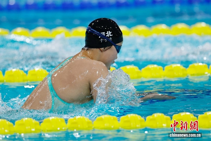 图为 于子迪 在比赛中 中新社记者 韩海丹 摄