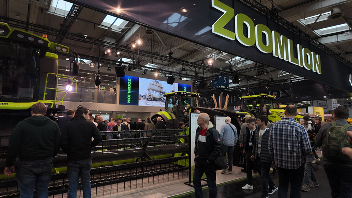 图为中联重科在汉诺威国际农机展的展台 记者马悦然摄