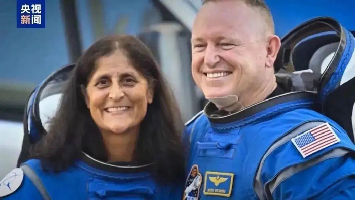 美国宇航员威尔莫尔和威廉姆斯（图源：央视新闻）