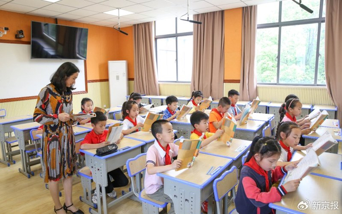 ▲资料图：已实行小班化教学的浙江省湖州市长兴县林城镇畎桥小学三年级学生在课堂上。图/IC photo