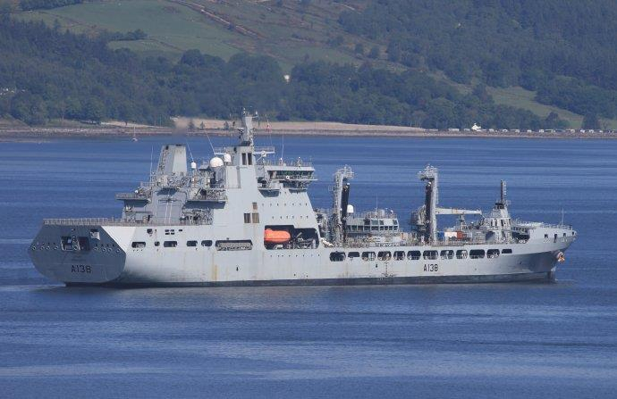 △英国海军“涌潮”号补给舰（资料图）