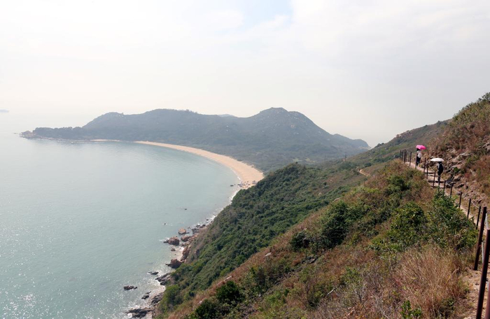 　　资料图：香港大屿山凤凰径。新华社记者 李鹏 摄