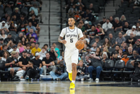 明天马刺迎战灰熊 卡斯尔因左髋屈肌酸痛将缺席比赛