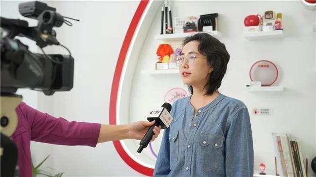 兴趣岛联合创始人刘艺接受央视新闻记者采访现场