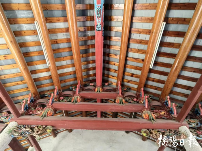 宗祠梁架工艺精美。刘春玉 摄