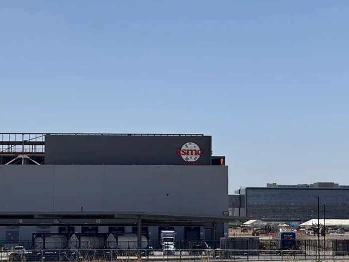 台积电美国工厂外景（EETOP 拍摄于2024年）