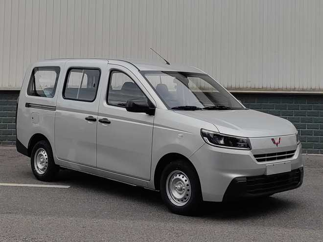 ▲ 燃油版车型