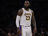美记提醒：詹姆斯连续1292场比赛得分上双的纪录可能不保啊