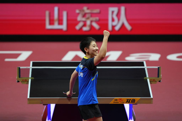 11月19日，山东队选手范思琦庆祝比赛获胜。新华社记者 周密 摄