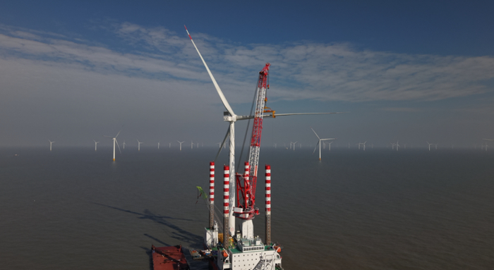 我国离岸距离最远海上风电项目全部风机吊装完成