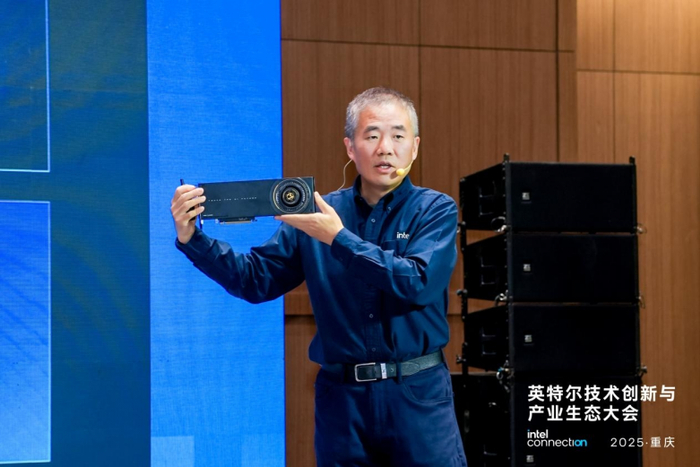 铭瑄 Intel Arc Pro B60系列显卡亮相2025英特尔论坛|铭瑄|英特尔|显卡_新浪新闻